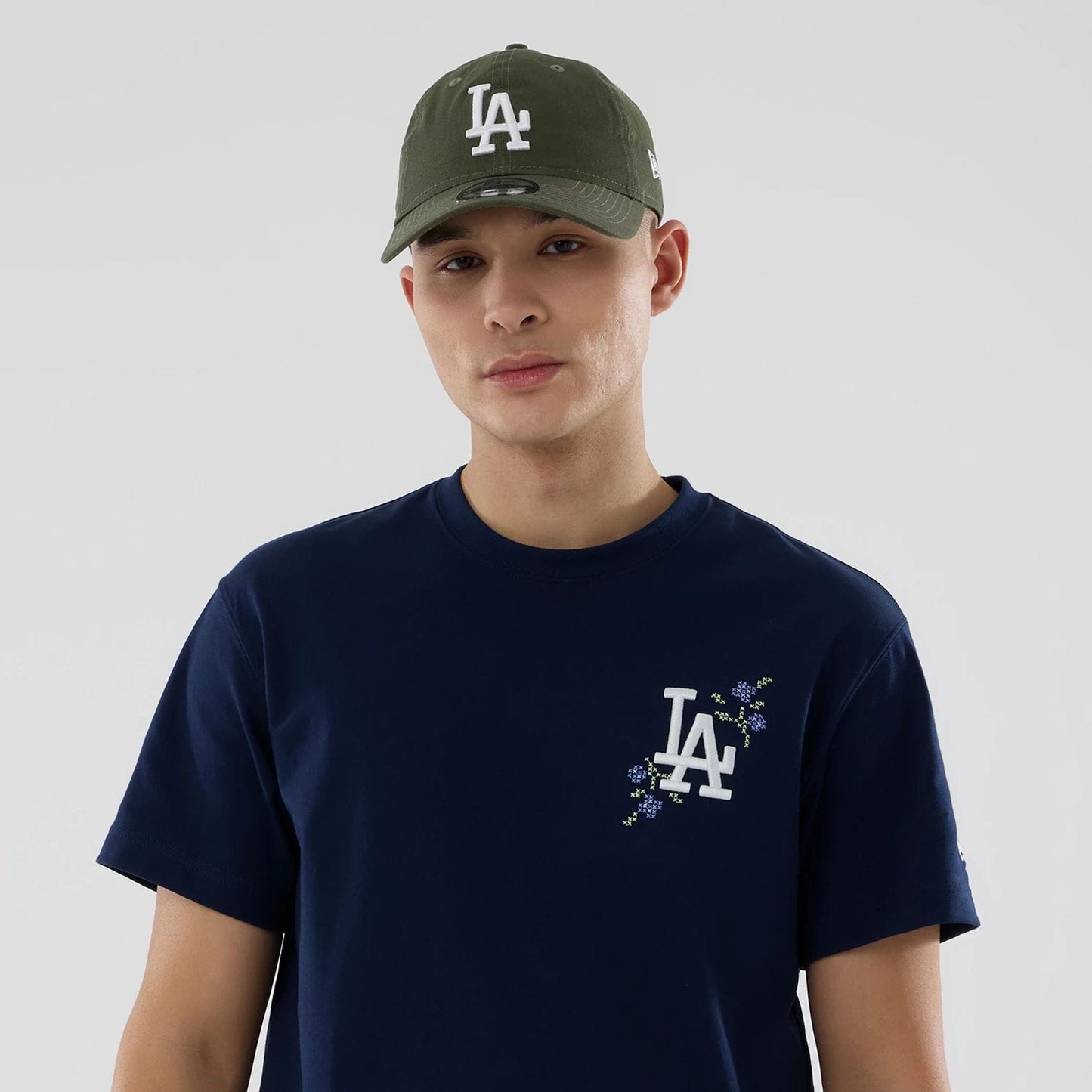 The model is wearing this MLB Garden LA Dodgers T-Shirt in blue. 6