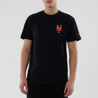 The model is wearing this MLB City Series New York Mets T-Shirt in black. 4
