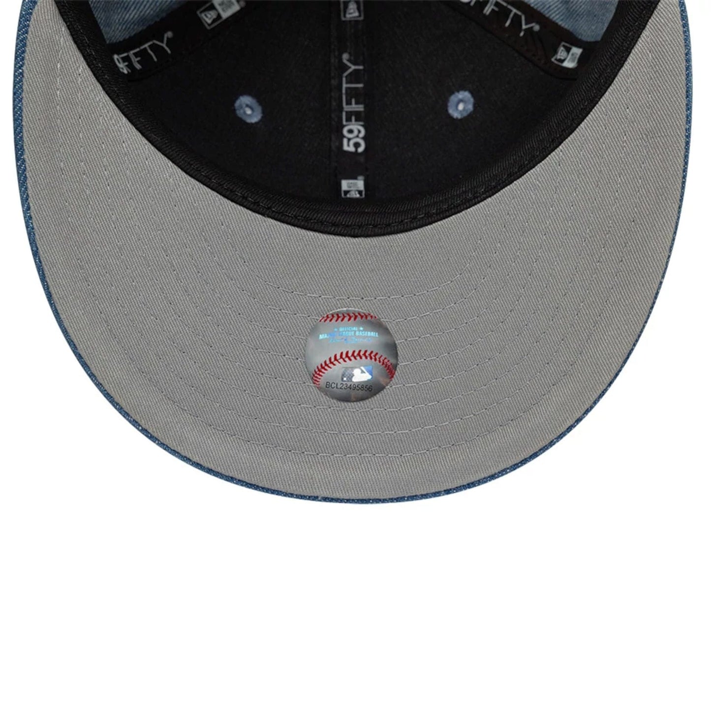 Pictured is this MLB Chain Stitch Washed Denim LA Dodgers 59FIFTY Fitted cap in navy. 2