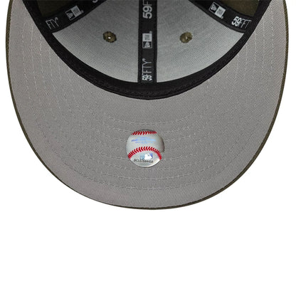 Pictured is this MLB College Varsity Seattle Mariners Low Profile 59FIFTY Fitted cap in dark green. 2