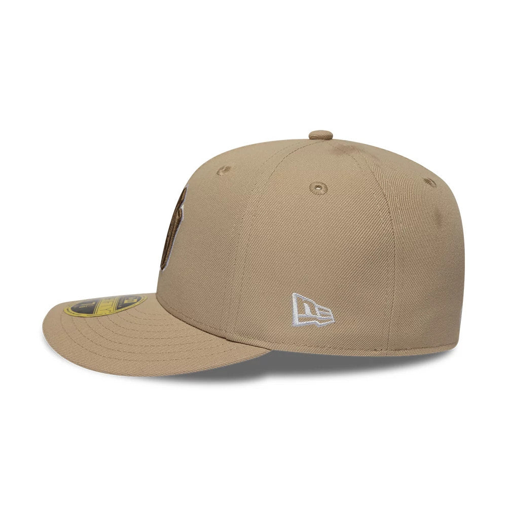 Pictured is this MLB College Varsity New York Yankees Low Profile 59FIFTY Fitted cap in beige. 6