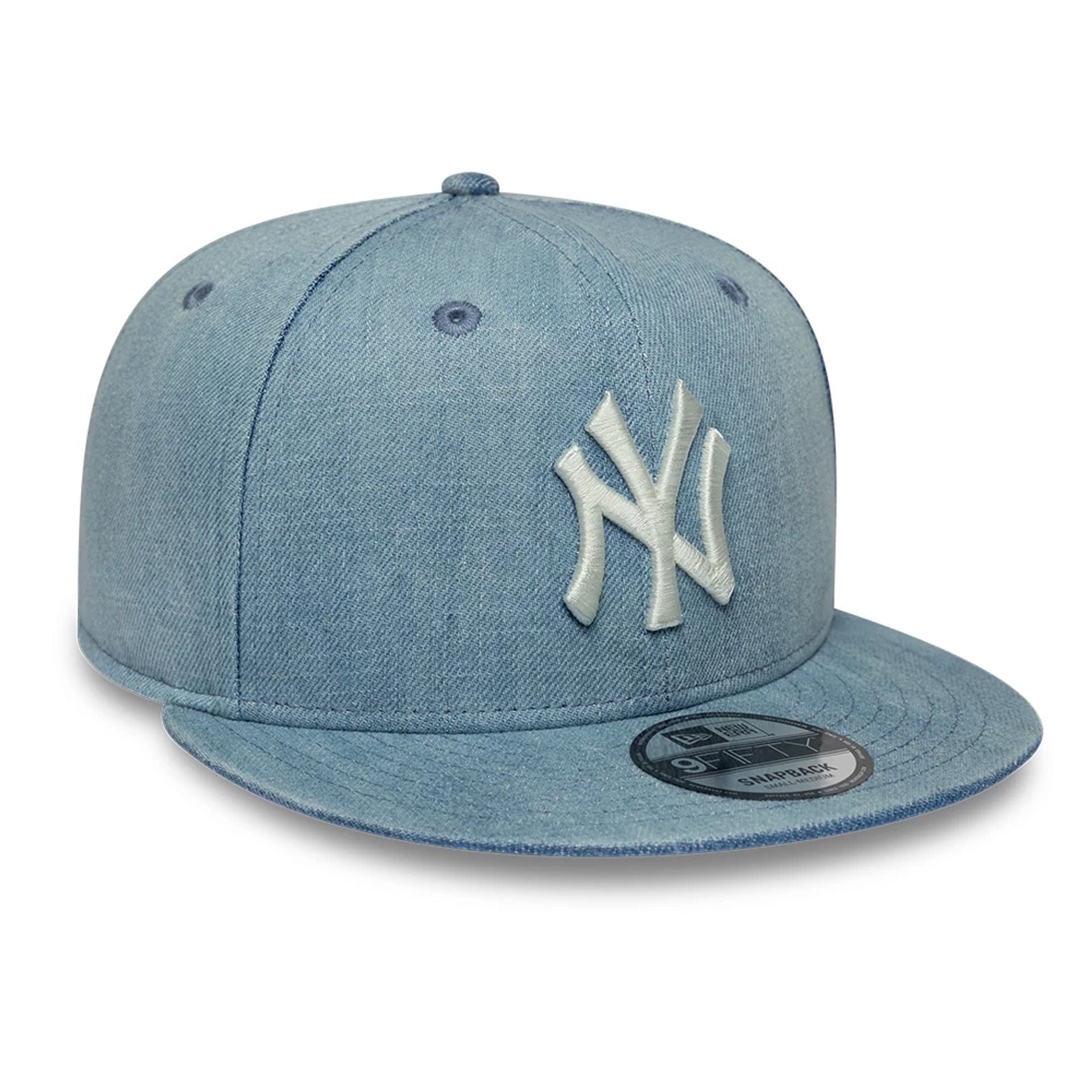Pictured is this MLB Washed Denim New York Yankees 9FIFTY Snapback cap in navy. 4