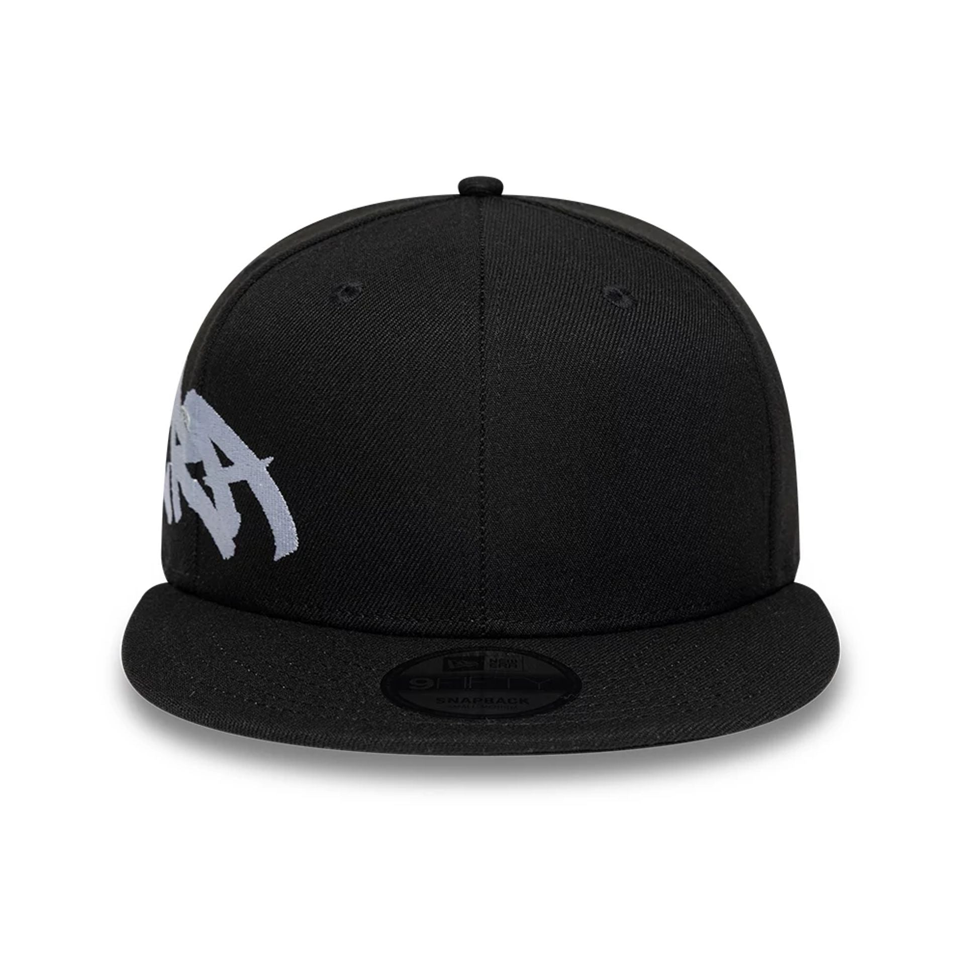 Pictured is this New Era Essential Tagging 9FIFTY Snapback cap in black. 3