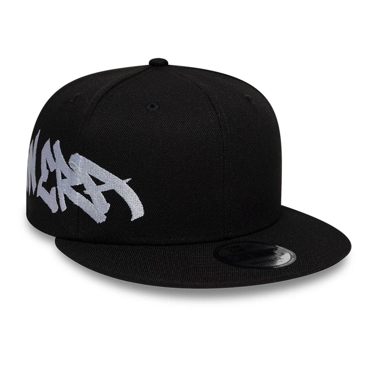 Pictured is this New Era Essential Tagging 9FIFTY Snapback cap in black. 4