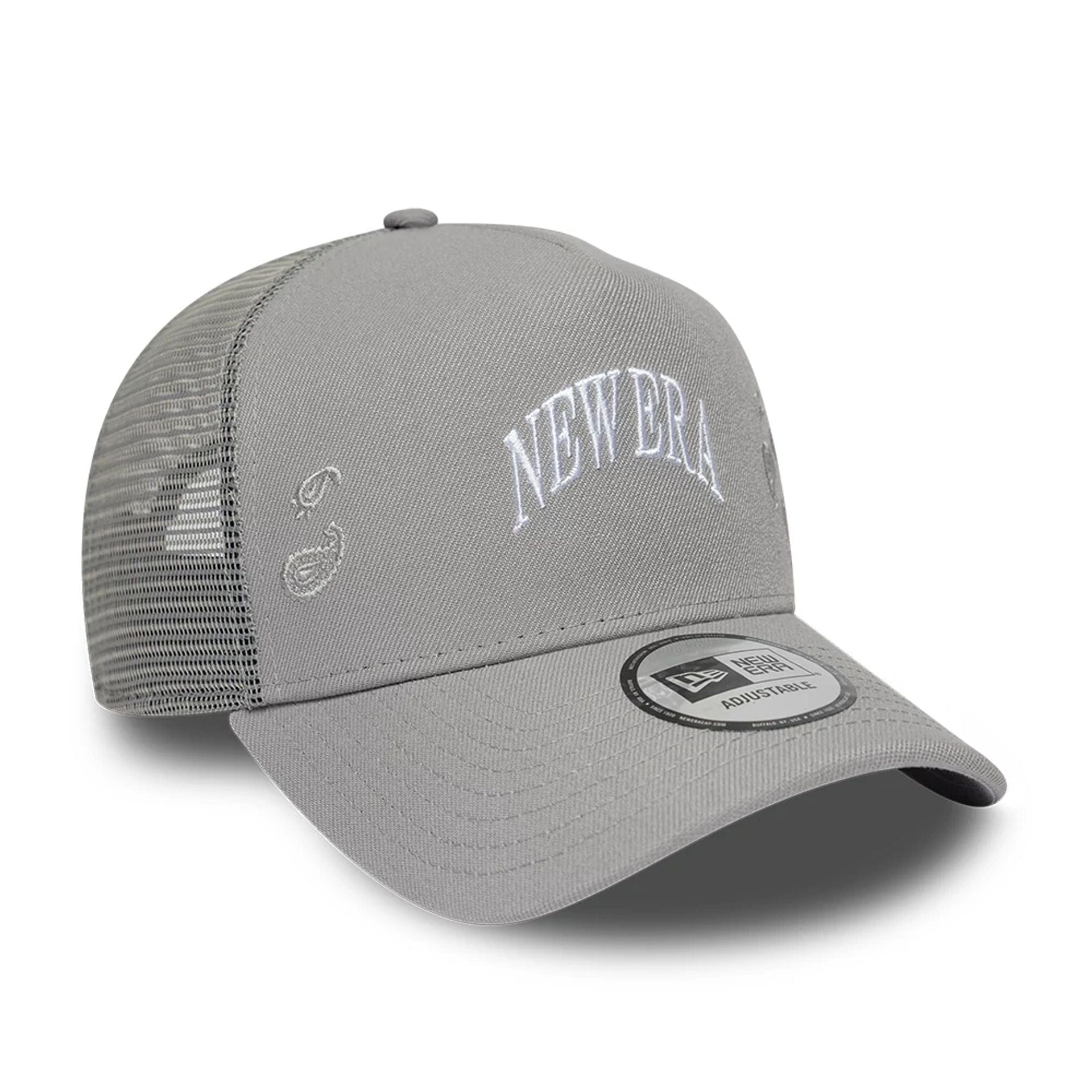 Pictured is this New Era Paisley Emblem 9FORTY A-Frame Trucker cap in grey. 3