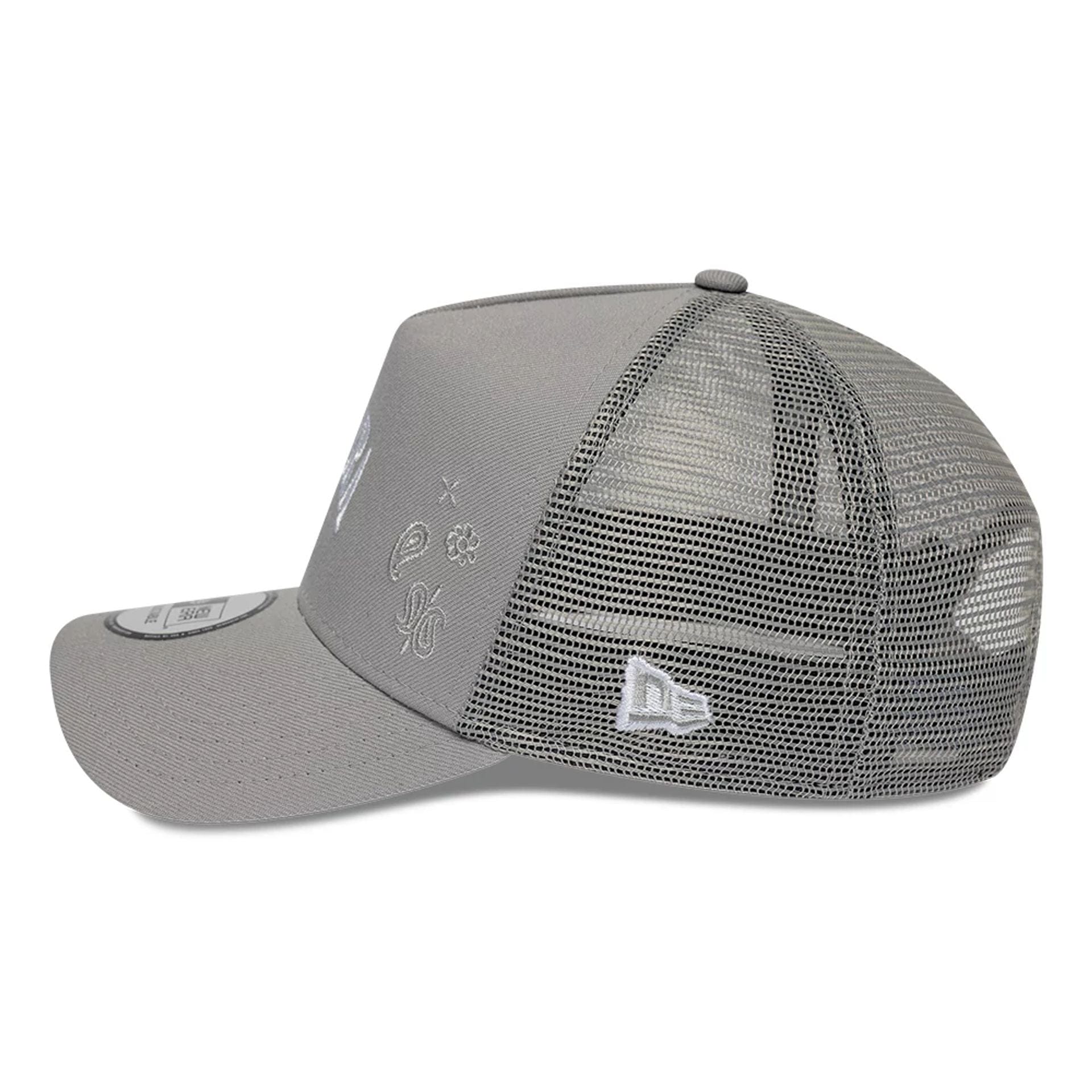 Pictured is this New Era Paisley Emblem 9FORTY A-Frame Trucker cap in grey. 4