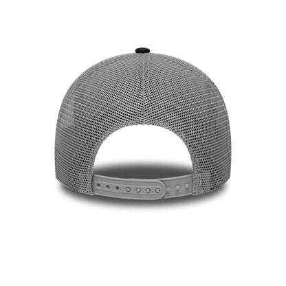 Pictured is this MLB Patch New York Yankees 9FORTY A-Frame Trucker cap in grey. 6