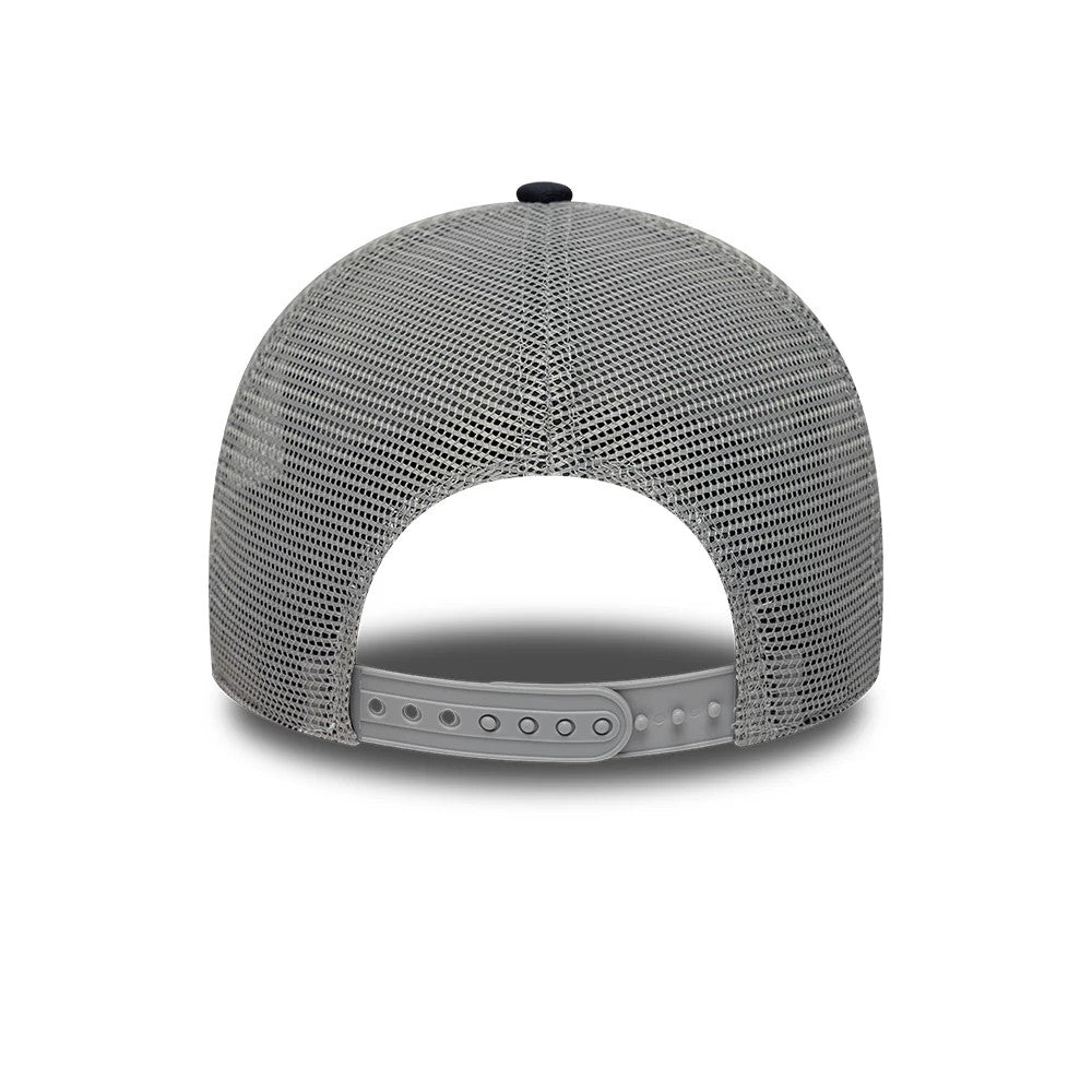 Pictured is this MLB Patch New York Yankees 9FORTY A-Frame Trucker cap in grey & navy. 6