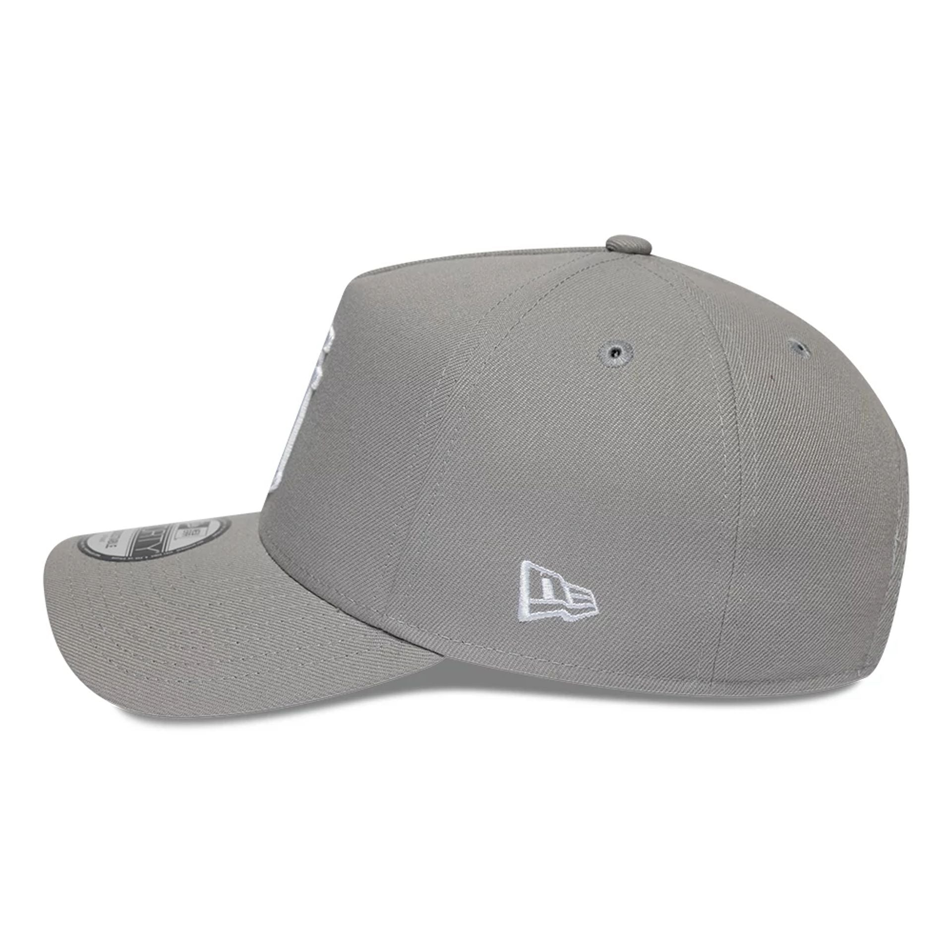 Pictured is this MLB Upside Down LA Dodgers 9FORTY A-Frame cap in grey. 4
