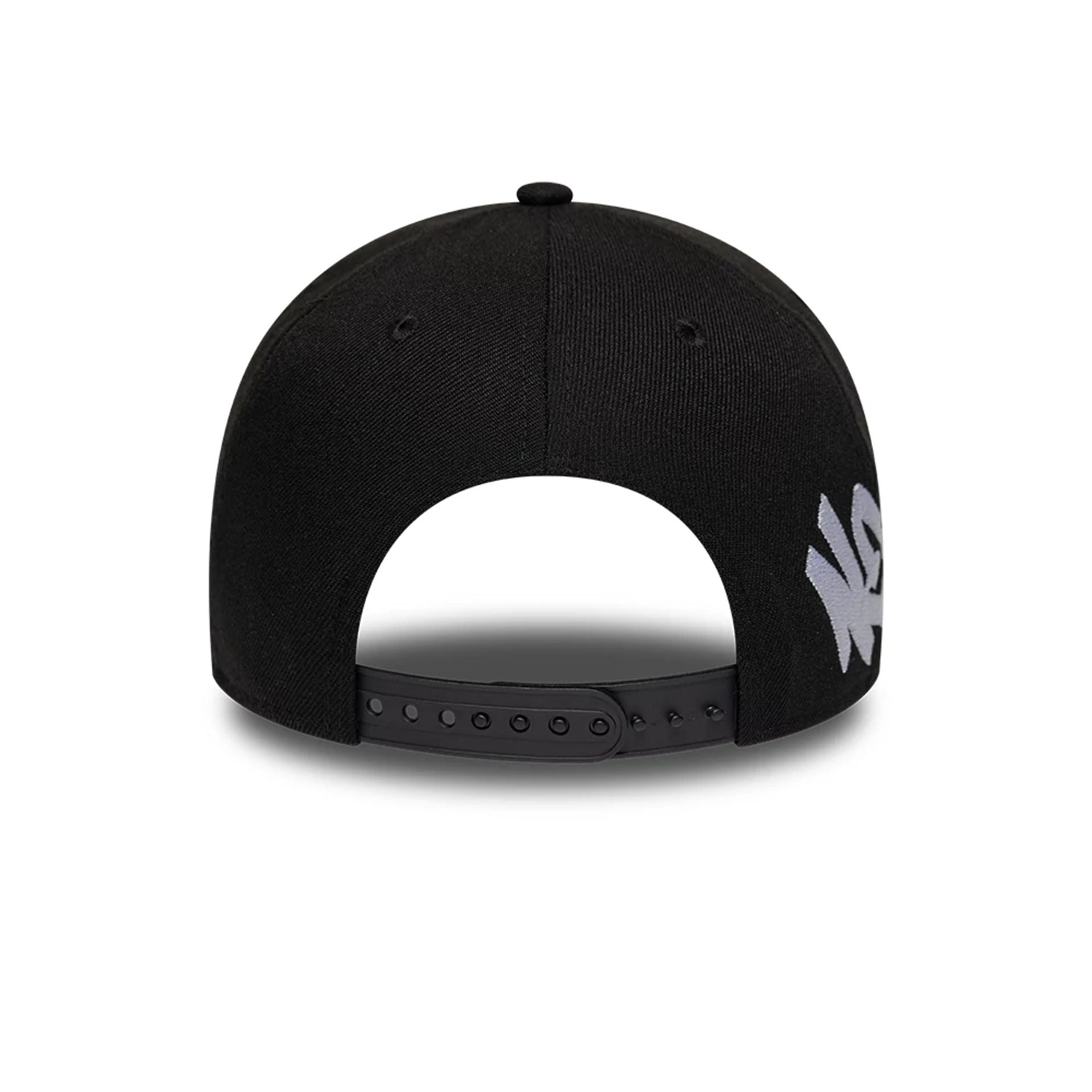 Pictured is this New Era Essential Tagging 9FORTY A-Frame cap in black. 5