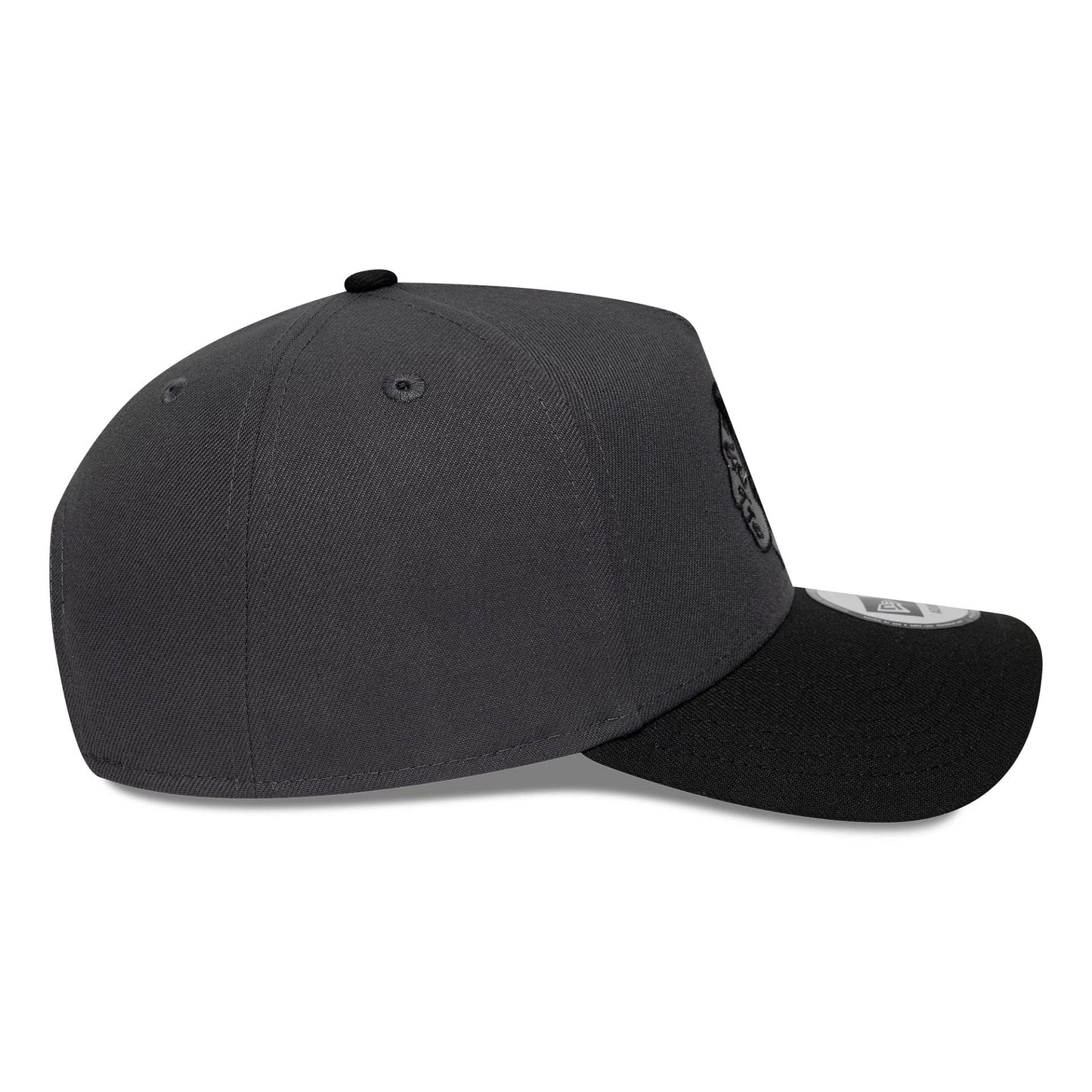 Pictured is this NHL Chicago Blackhawks 9FORTY A-Frame cap in dark grey. 6