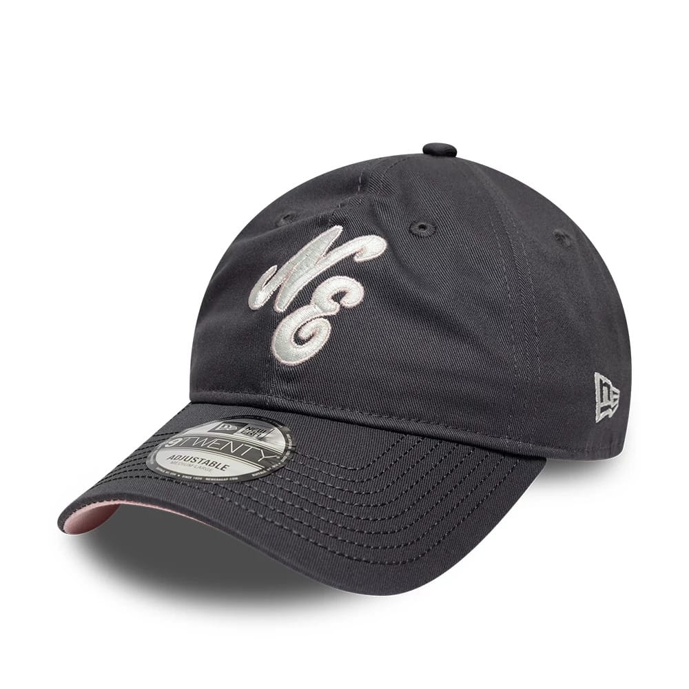 Pictured is this New Era Sakura Nagashi 9TWENTY cap in dark grey. 1