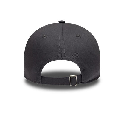 Pictured is this New Era Sakura Nagashi 9TWENTY cap in dark grey. 5