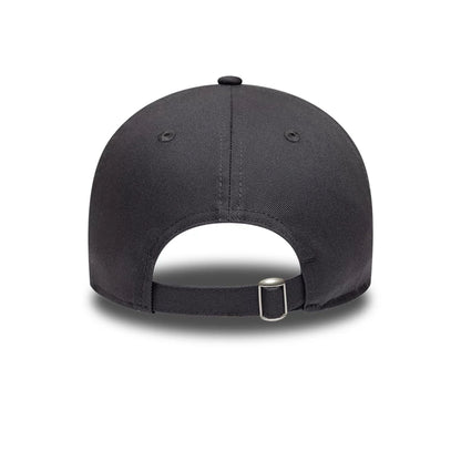 Pictured is this New Era Sakura Nagashi 9TWENTY cap in dark grey. 5