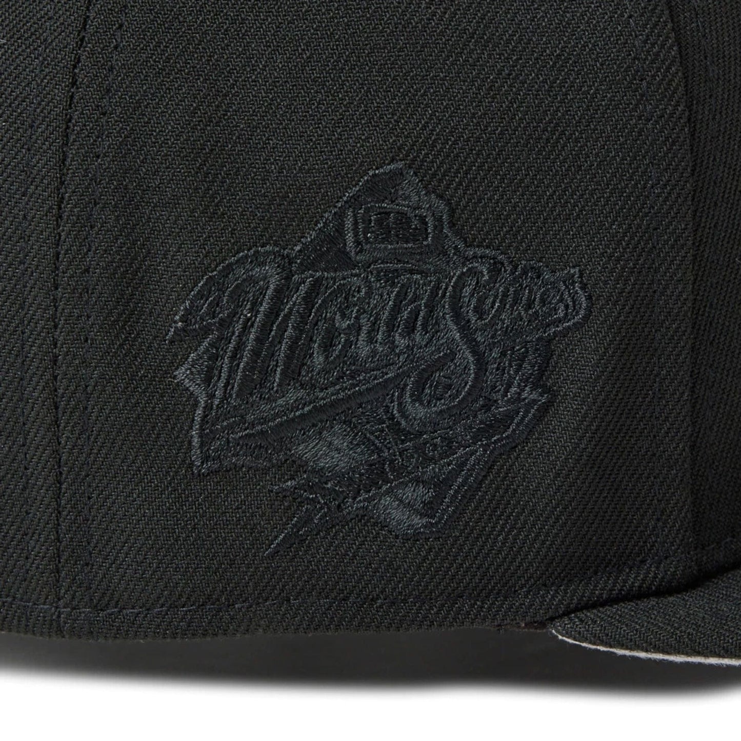 Pictured is this MLB San Diego Padres 59FIFTY Fitted cap in black. 4