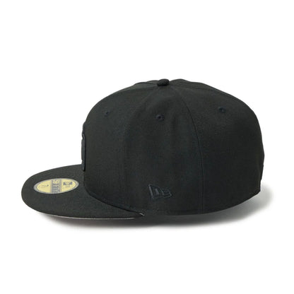 Pictured is this MLB San Diego Padres 59FIFTY Fitted cap in black. 6
