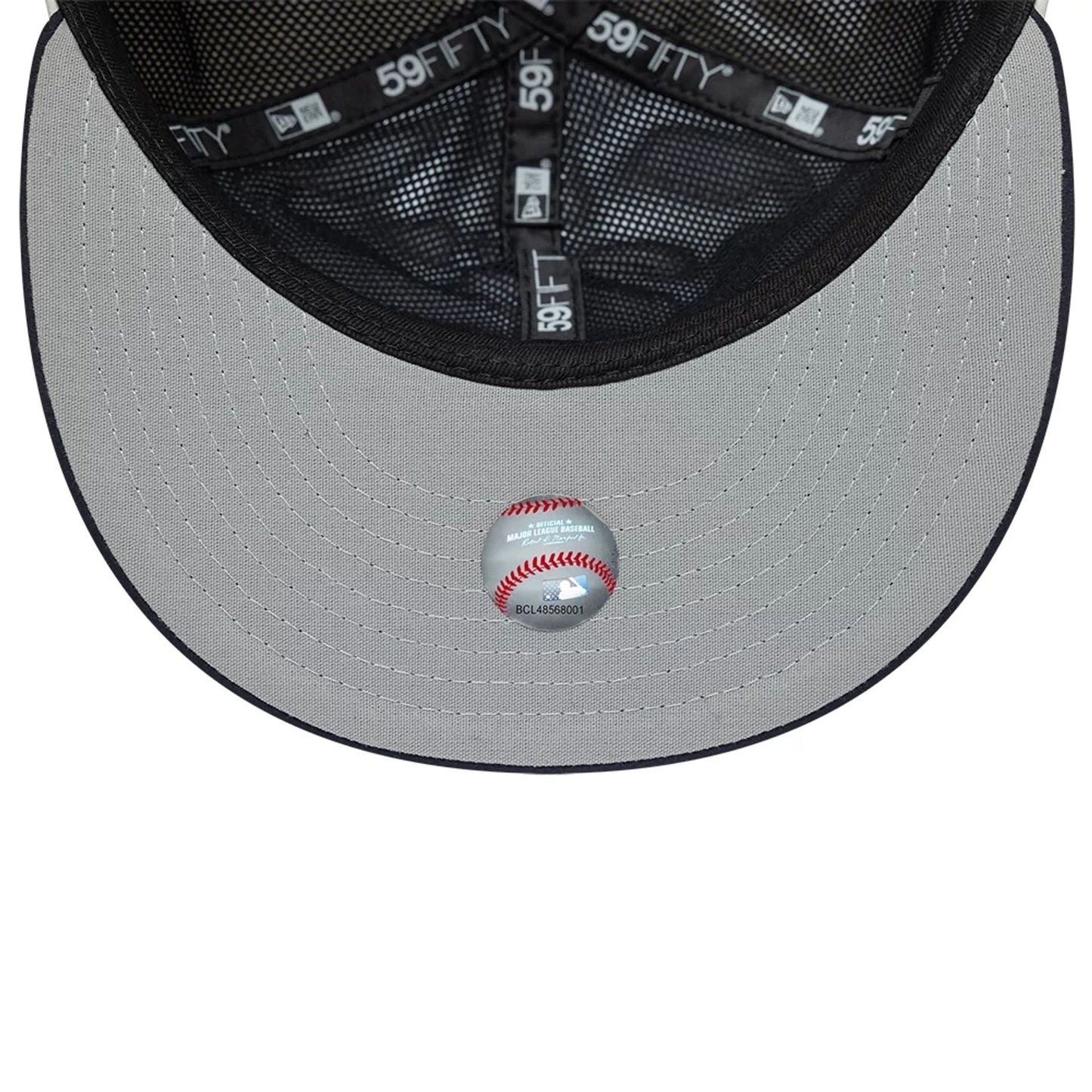 Pictured is this MLB X Gore-Tex New York Yankees 59FIFTY Fitted cap in navy. 2