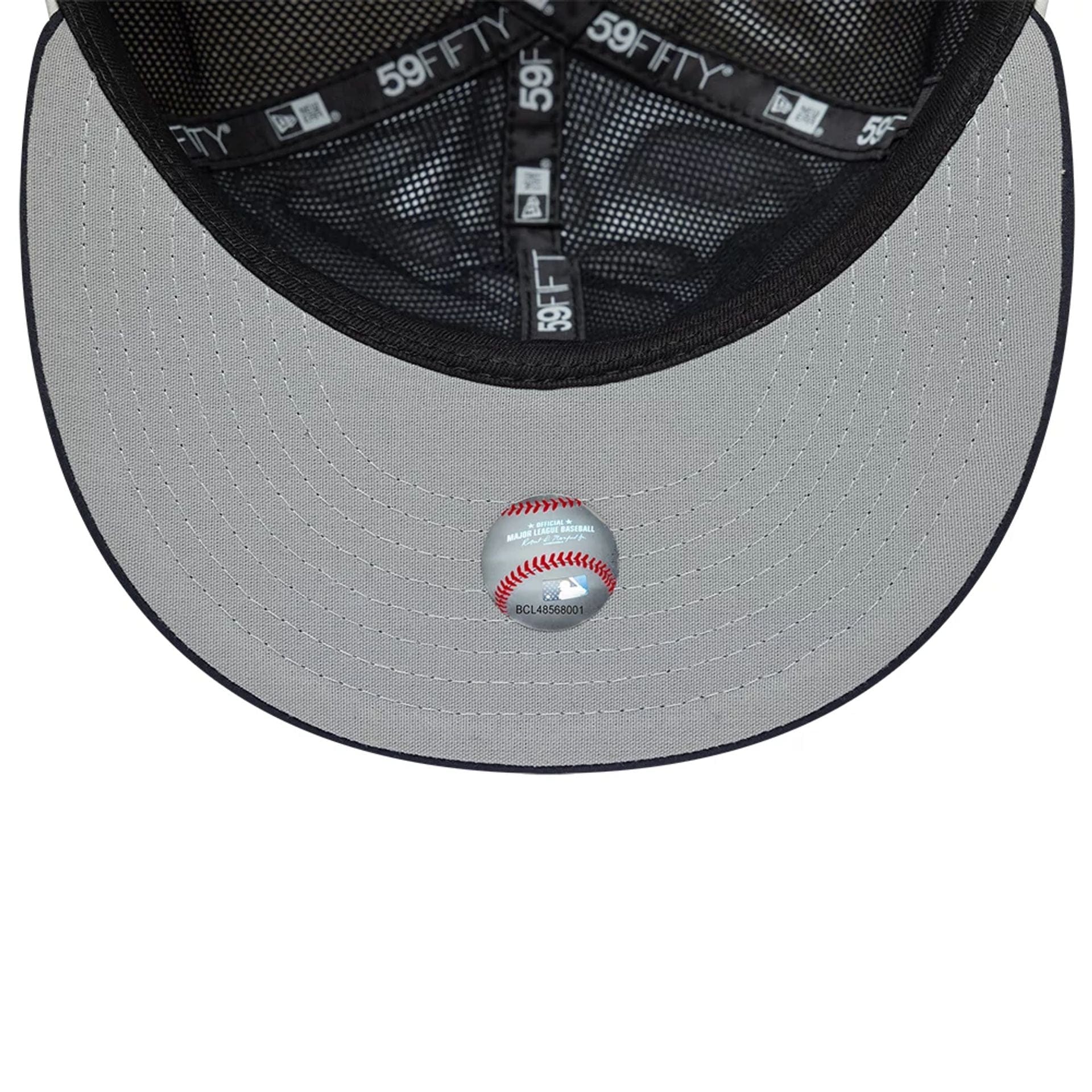 Pictured is this MLB X Gore-Tex New York Yankees 59FIFTY Fitted cap in navy. 2