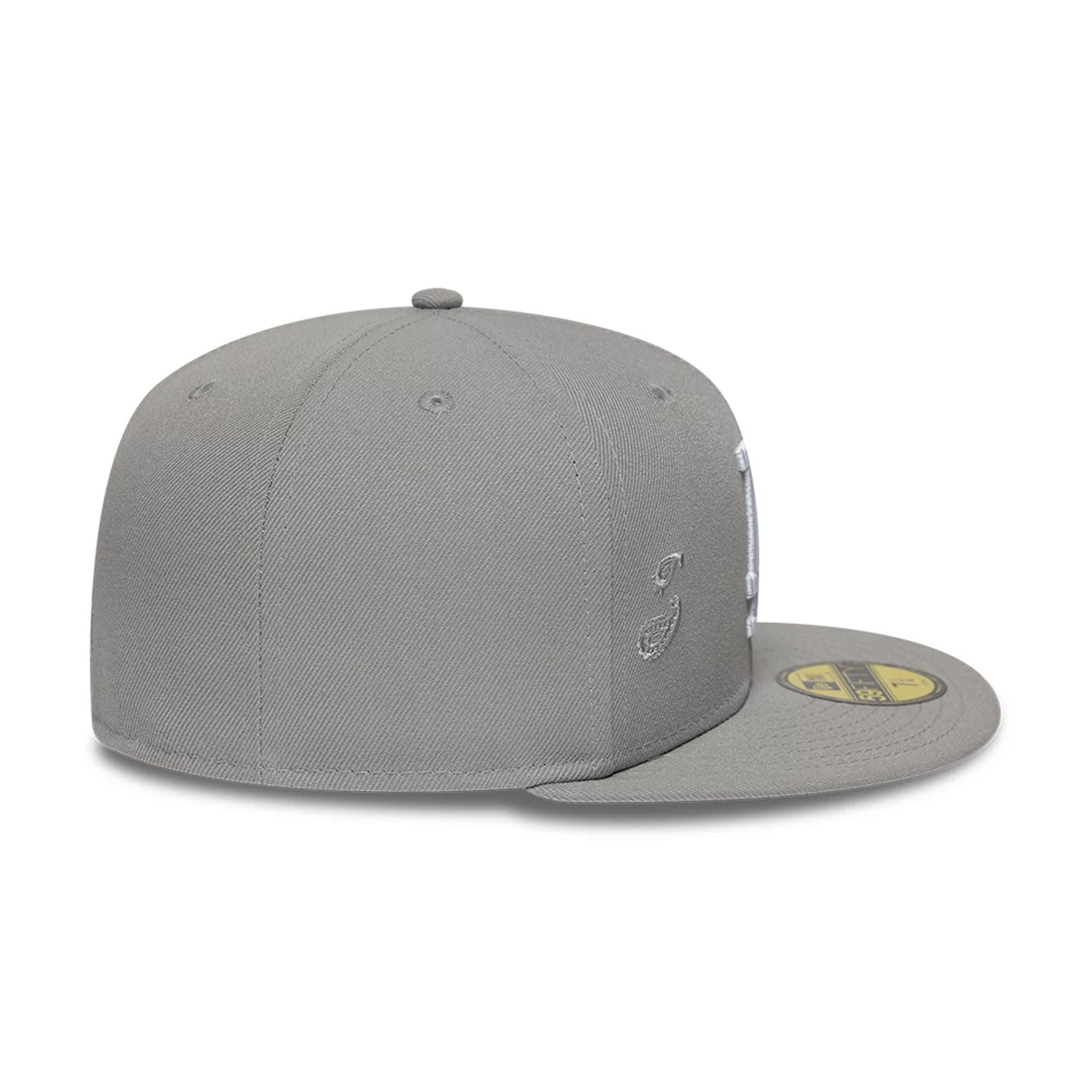 Pictured is this MLB Paisley Emblem LA Dodgers 59FIFTY Fitted cap in grey. 5