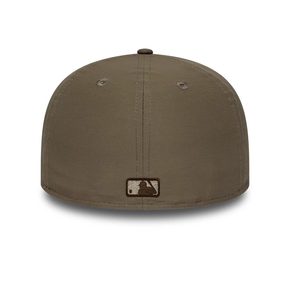 Pictured is this MLB Grosgrain LA Dodgers 59FIFTY Fitted cap in green. 5