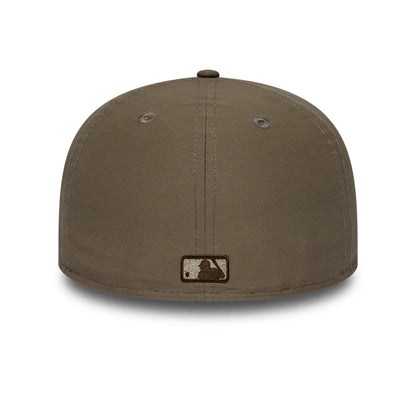 Pictured is this MLB Grosgrain LA Dodgers 59FIFTY Fitted cap in green. 5