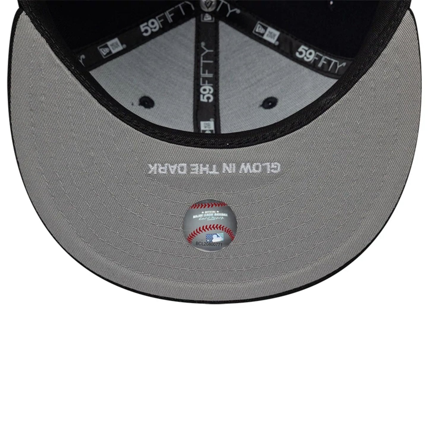 Pictured is this MLB Glow In The Dark LA Dodgers 59FIFTY Fitted cap in navy. 2