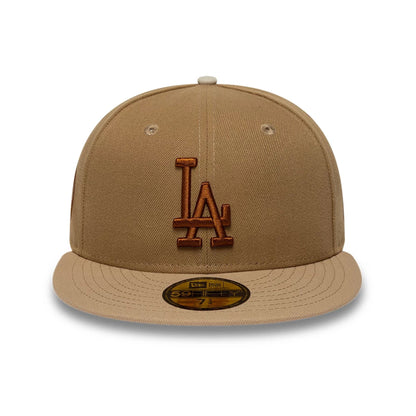 Pictured is this MLB Camo LA Dodgers 59FIFTY Fitted cap in beige. 3