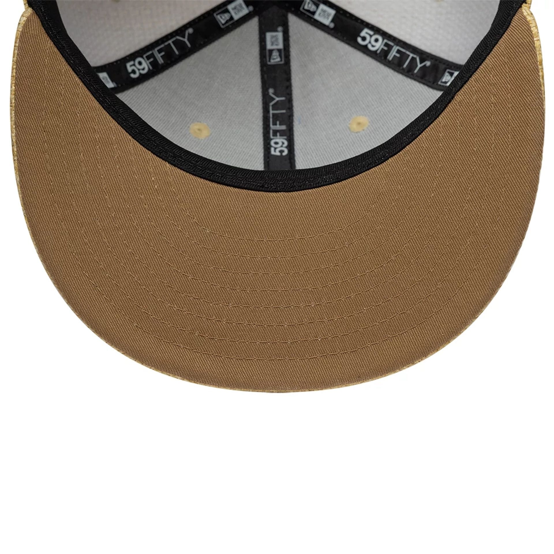 Pictured is this New Era Straw 59FIFTY Fitted cap in beige. 5