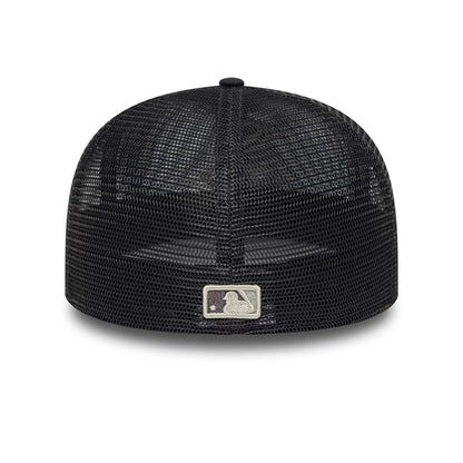 Pictured is this MLB All Mesh Chicago White Sox 59FIFTY Fitted cap in dark grey. 5