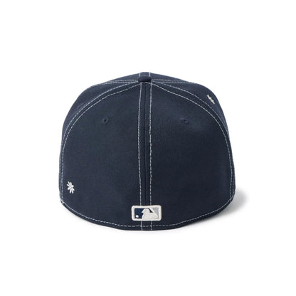 Pictured is this MLB Floral New York Yankees 59FIFTY Fitted cap in navy. 8