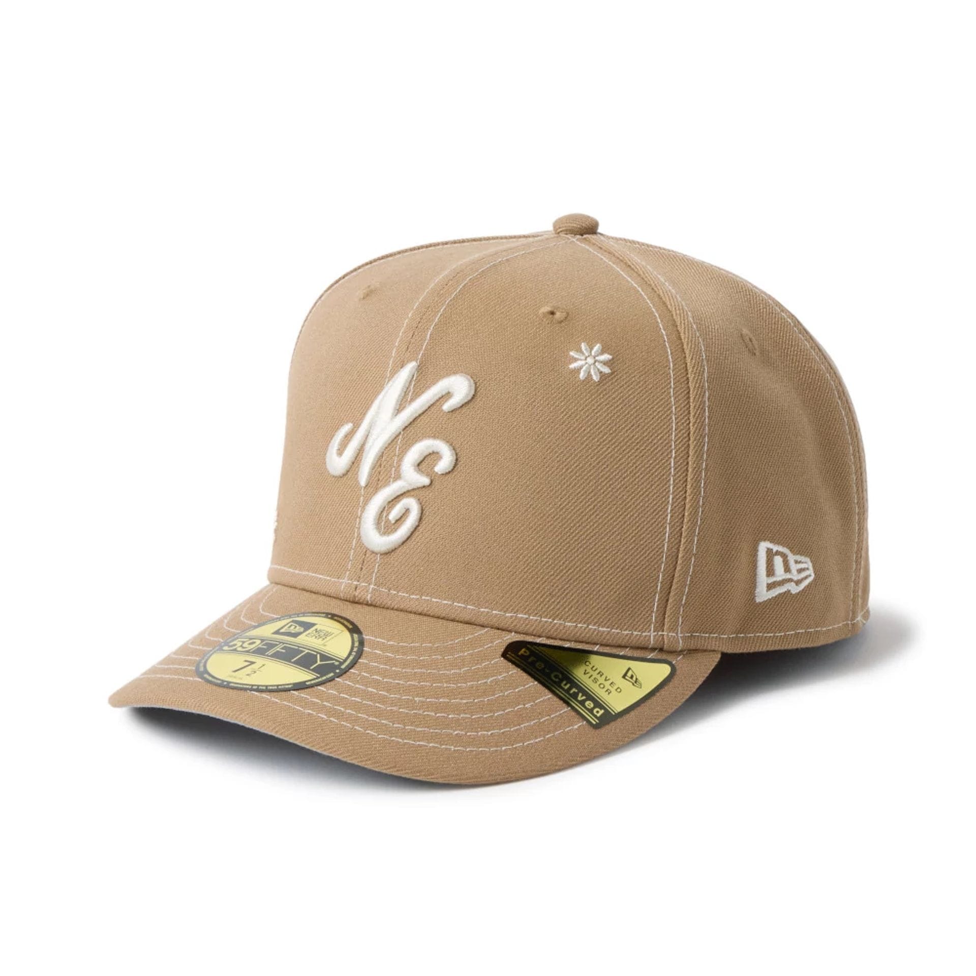 Pictured is this New Era Floral 59FIFTY Fitted cap in Beige. 1