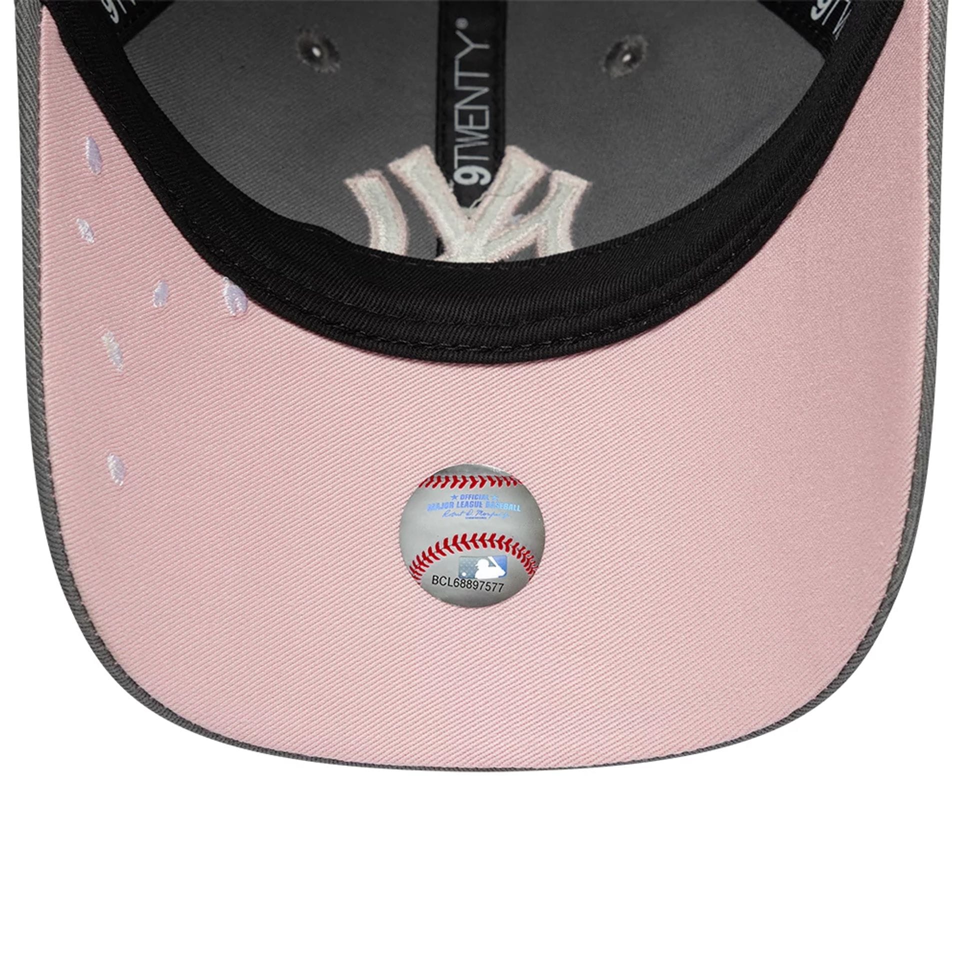 Pictured is this MLB Sakura Nagashi New York Yankees 9TWENTY cap in grey. 2