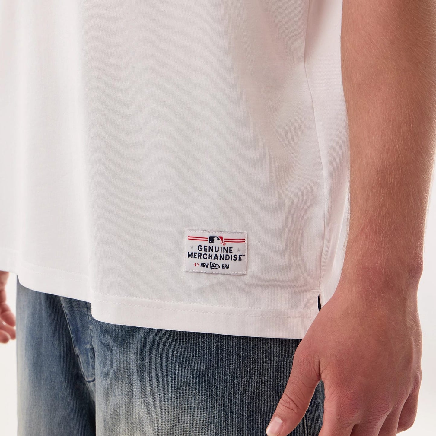 The model is wearing this MLB Fan Family Los Angeles Dodgers Jersey in white. 6