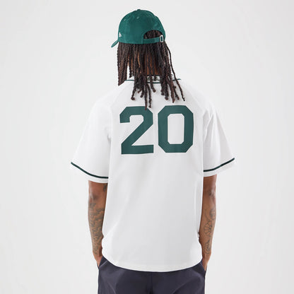 The model is wearing this New Era New York Jersey in white. 2
