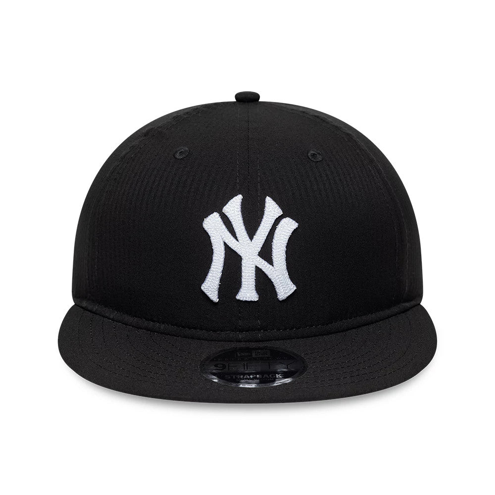 Pictured is this MLB Seersucker New York Yankees Retro Crown 9FIFTY cap in black. 2