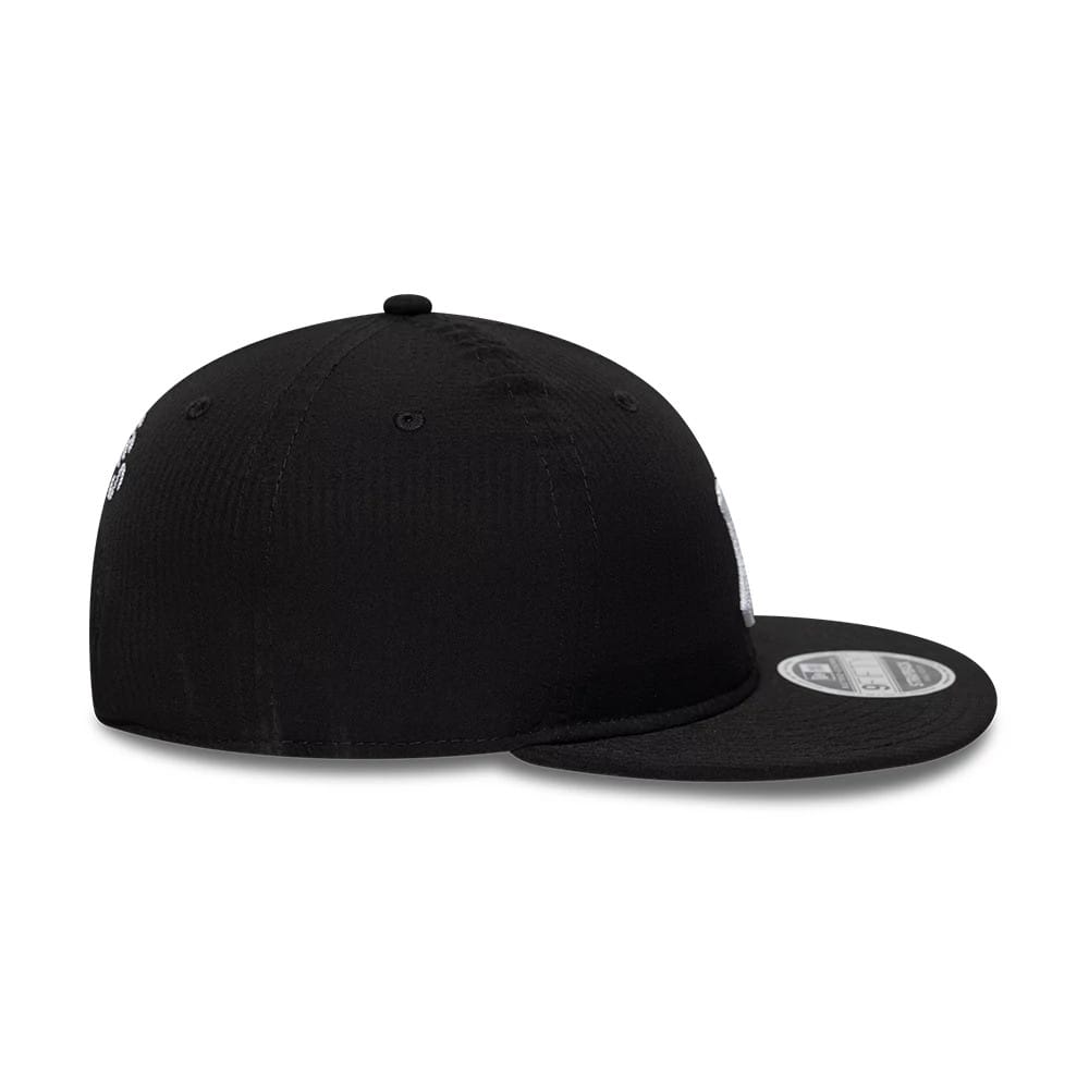 Pictured is this MLB Seersucker New York Yankees Retro Crown 9FIFTY cap in black. 6