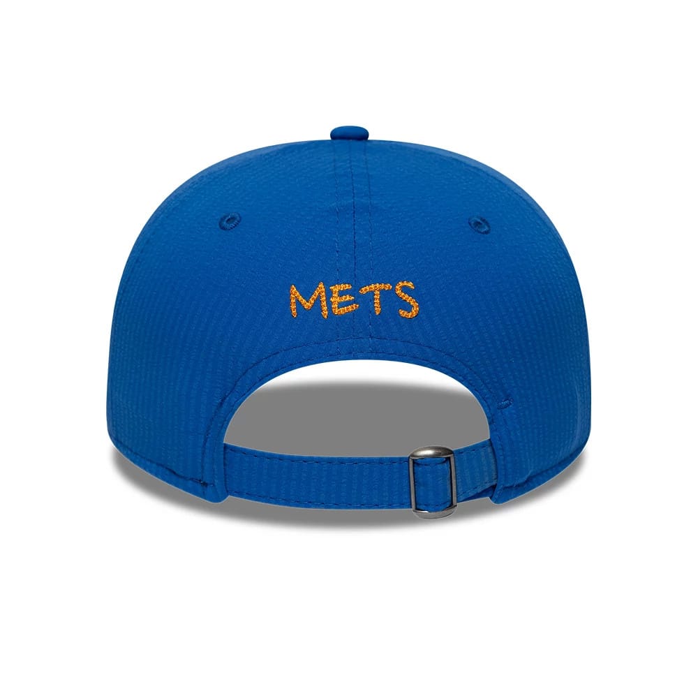 Pictured is this MLB Seersucker New York Mets Retro Crown 9FIFTY cap in dark blue. 4