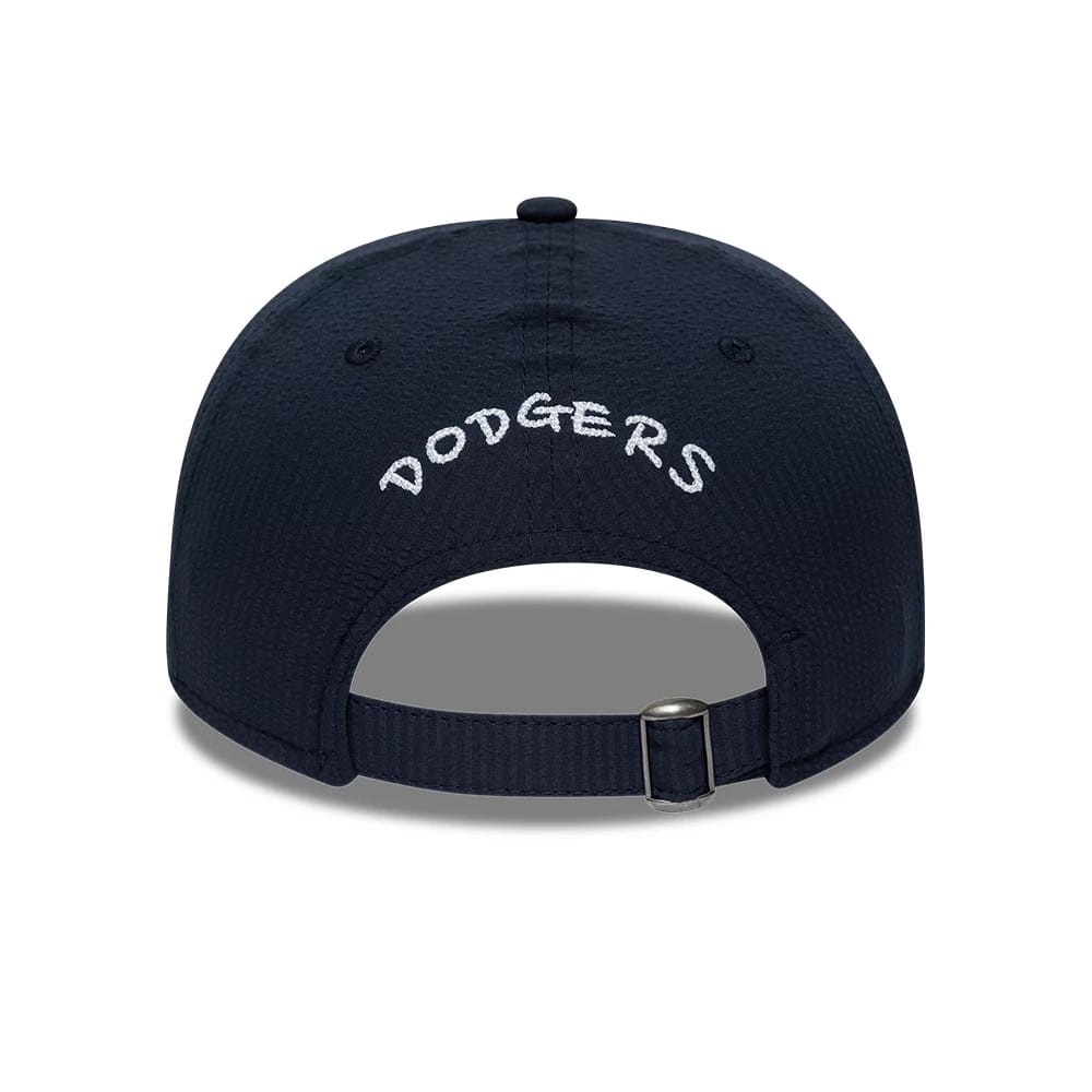 Pictured is this MLB Seersucker LA Dodgers Retro Crown 9FIFTY cap in navy. 4