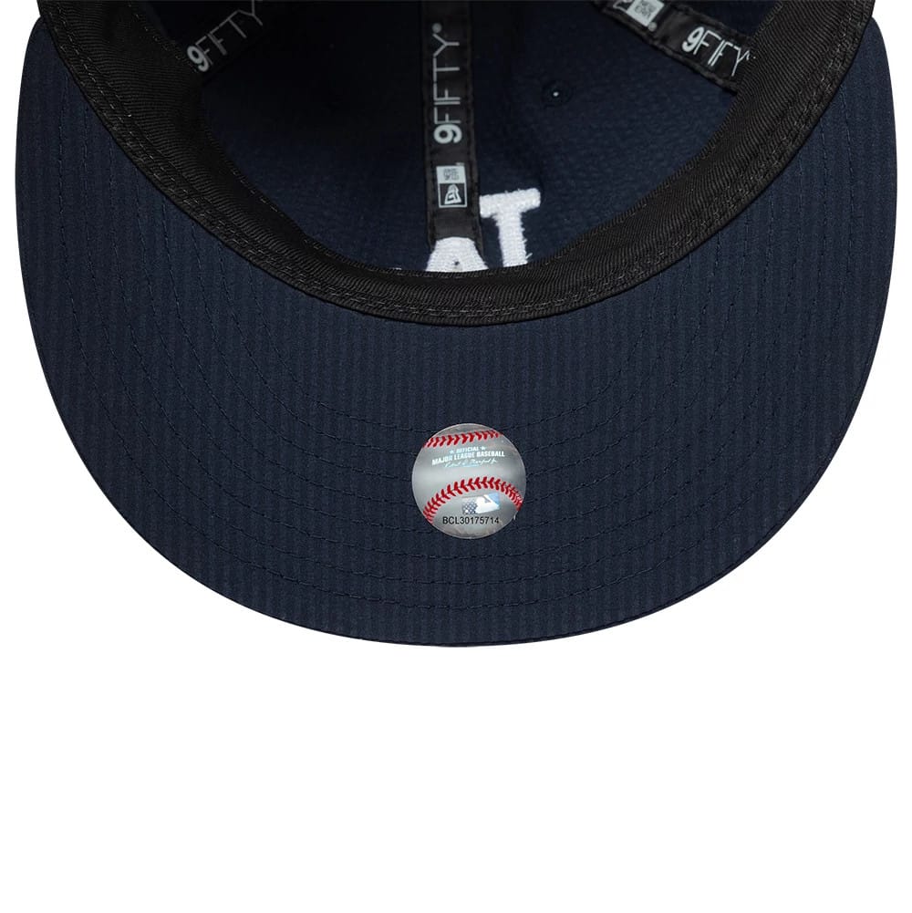 Pictured is this MLB Seersucker LA Dodgers Retro Crown 9FIFTY cap in navy. 7