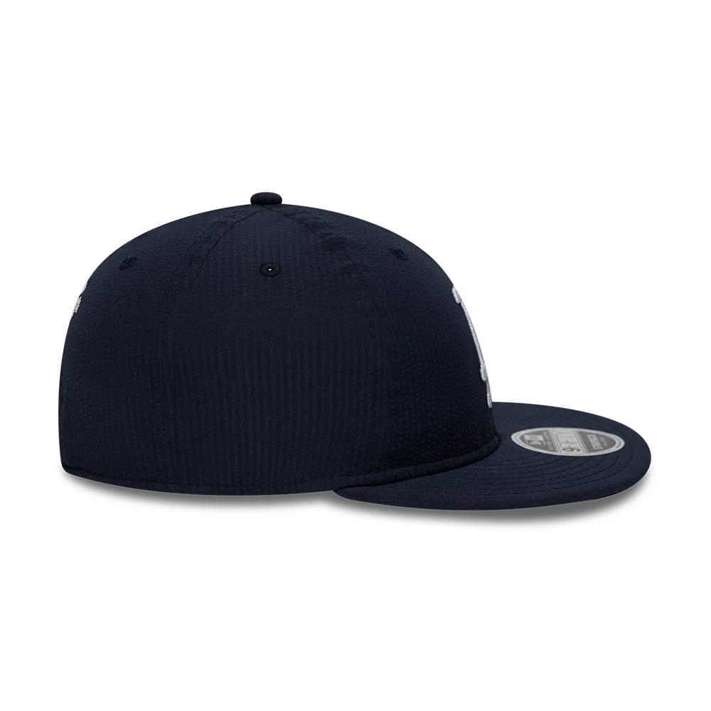 Pictured is this MLB Seersucker LA Dodgers Retro Crown 9FIFTY cap in navy. 6