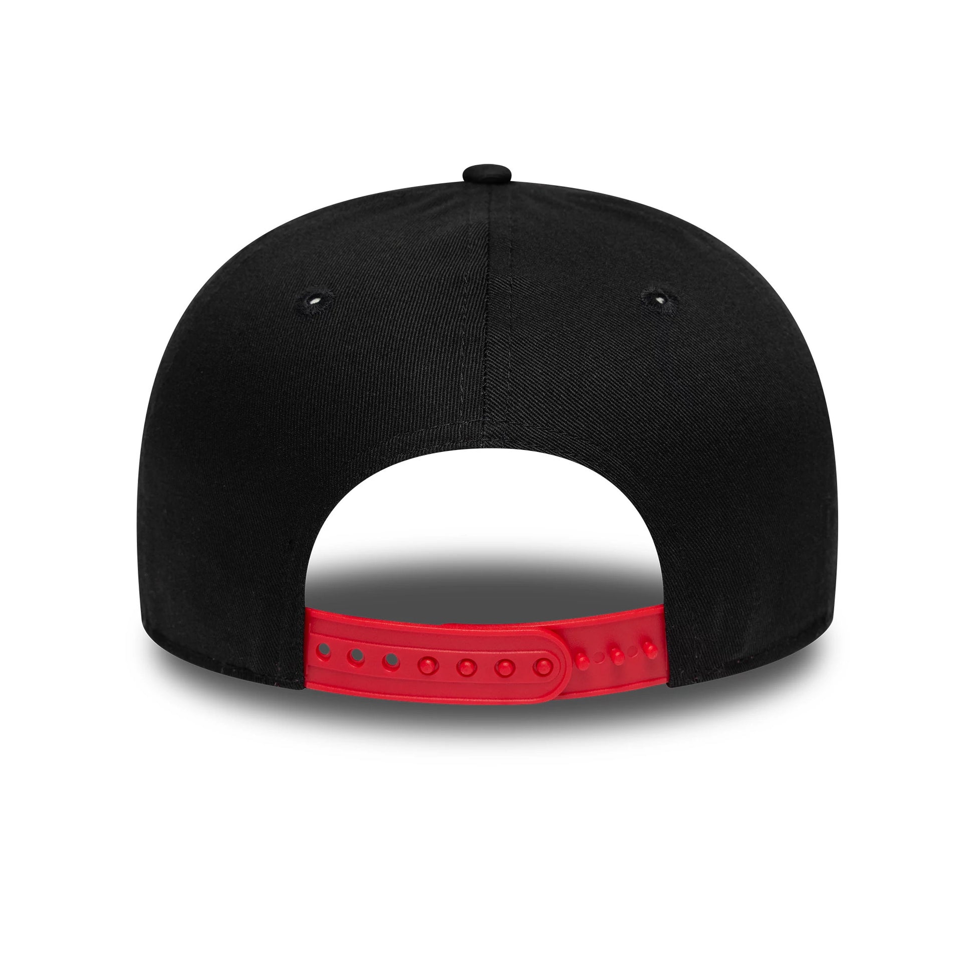 Pictured is this NBA Hardwood Classic Chicago Bulls 9FIFTY Snapback cap in black. 6