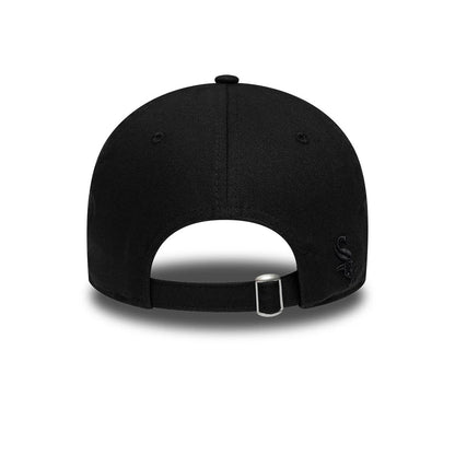 Pictured is this MLB Spray Paint Chicago White Sox 9FORTY cap in black. 6