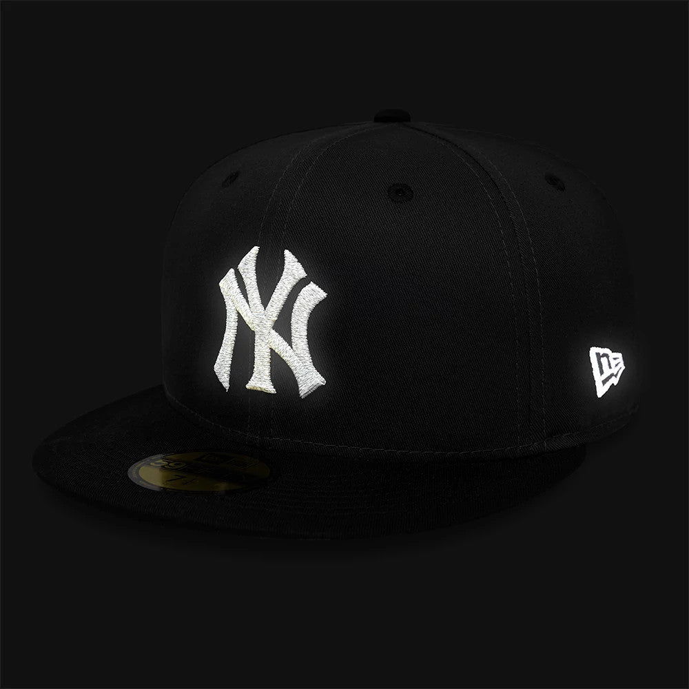 Pictured is this MLB Reflective New York Yankees 59FIFTY Fitted cap in charcoal & black. 3