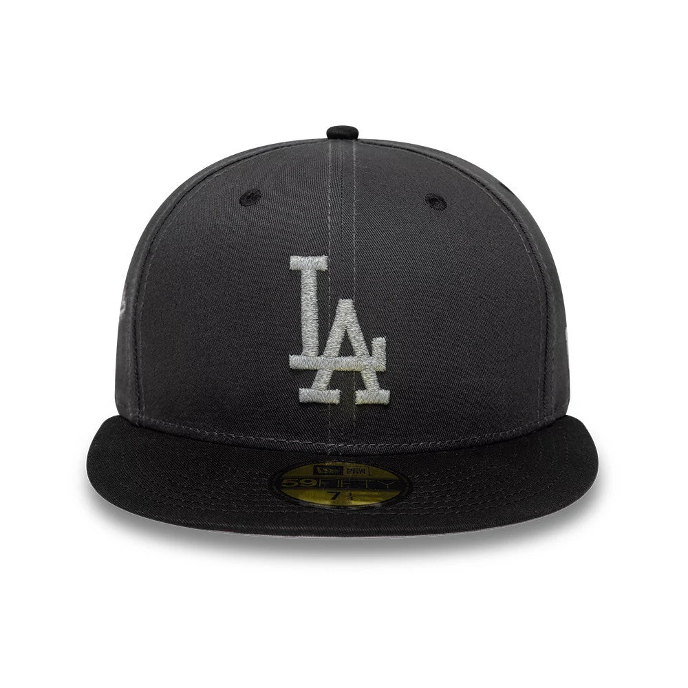 Pictured is this MLB Reflective LA Dodgers 59FIFTY Fitted cap in charcoal. 5
