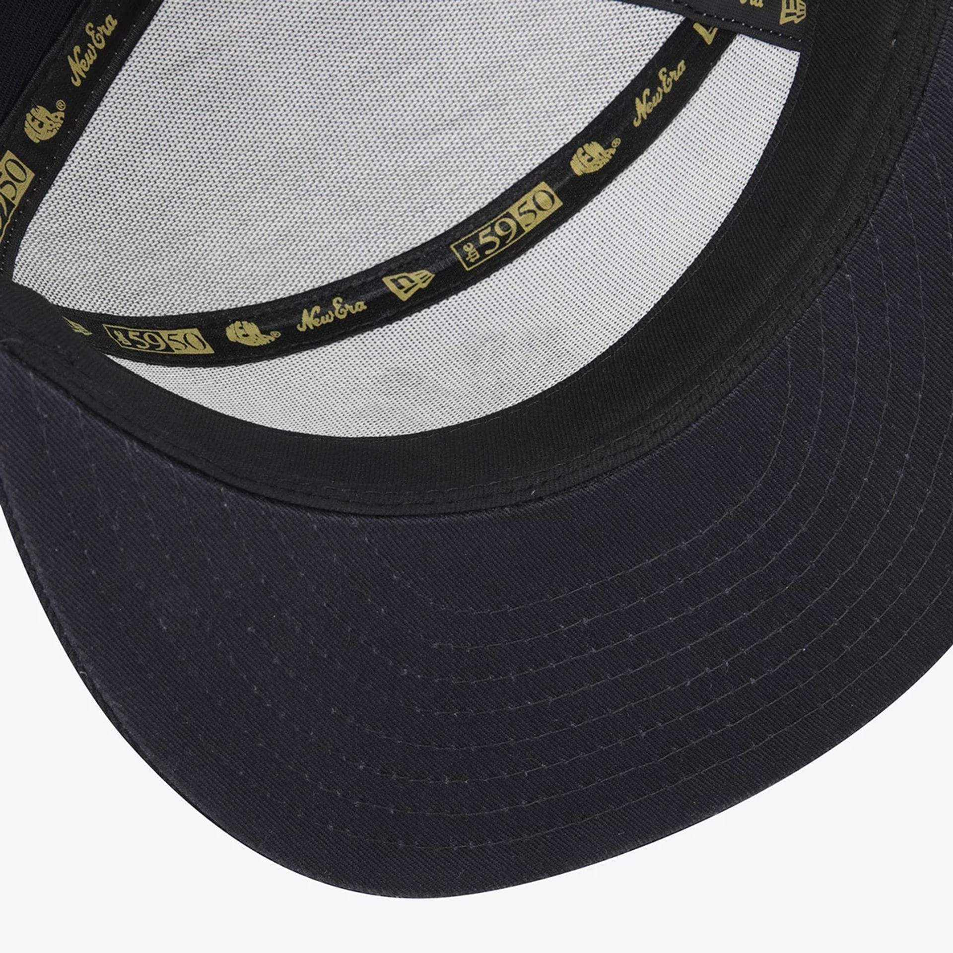 Pictured is this MLB 59FIFTY Day New York Yankees Split Panel 59FIFTY Fitted cap in navy. 9
