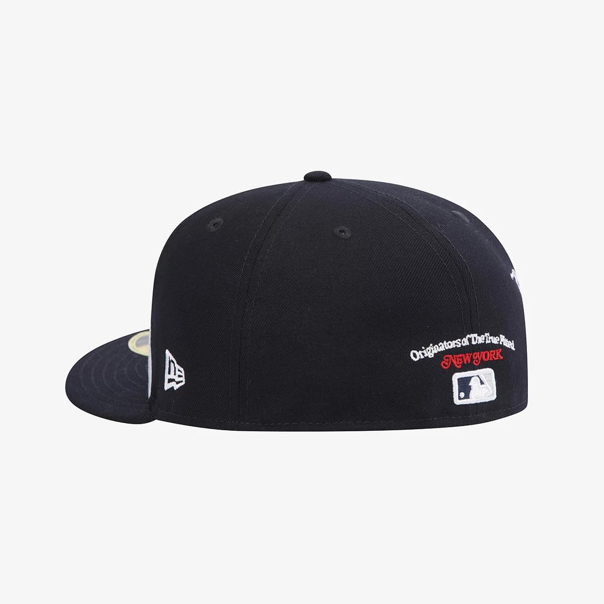 Pictured is this MLB 59FIFTY Day New York Yankees Split Panel 59FIFTY Fitted cap in navy. 6