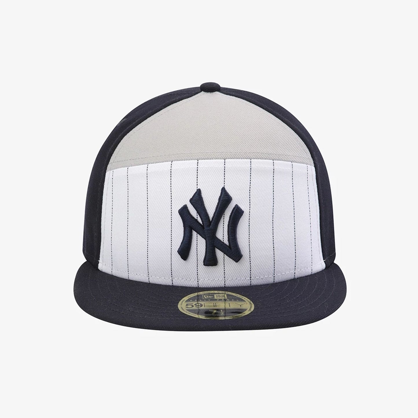Pictured is this MLB 59FIFTY Day New York Yankees Split Panel 59FIFTY Fitted cap in navy. 2