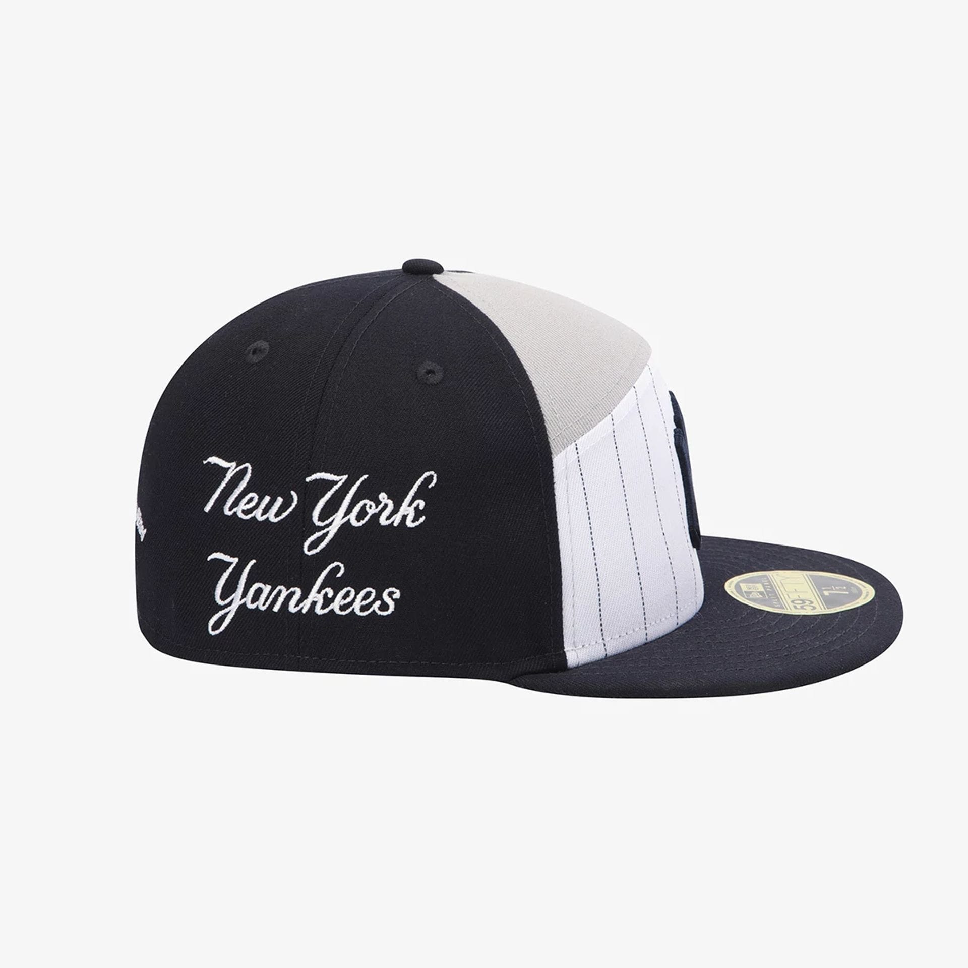 Pictured is this MLB 59FIFTY Day New York Yankees Split Panel 59FIFTY Fitted cap in navy. 4