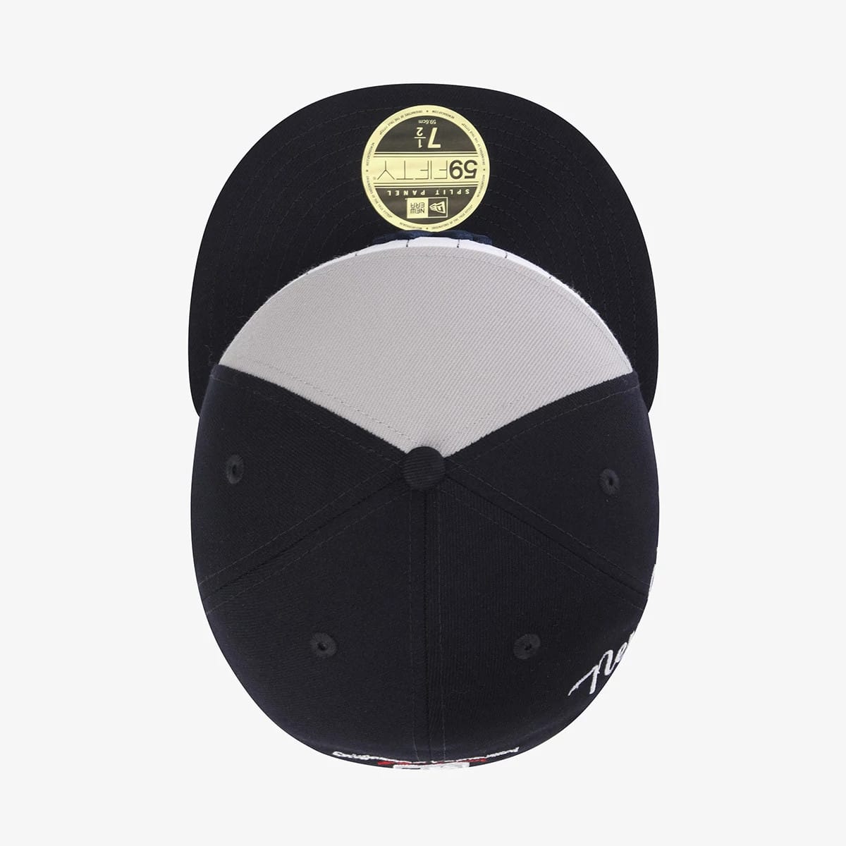 Pictured is this MLB 59FIFTY Day New York Yankees Split Panel 59FIFTY Fitted cap in navy. 10
