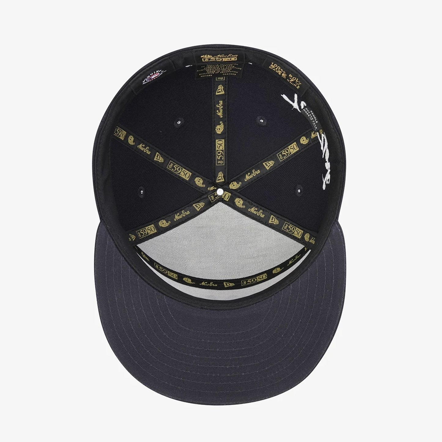 Pictured is this MLB 59FIFTY Day New York Yankees Split Panel 59FIFTY Fitted cap in navy. 11